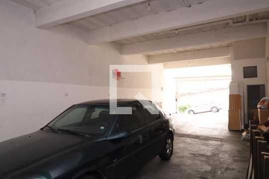 Garagem de casa para alugar com 3 quartos, 280m² em Limoeiro, São Paulo