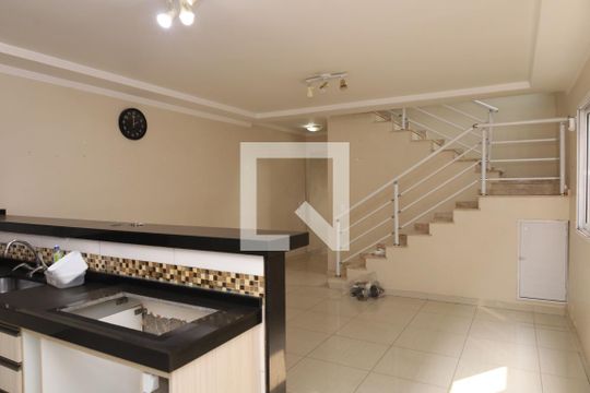 Cozinha de casa para alugar com 3 quartos, 280m² em Limoeiro, São Paulo