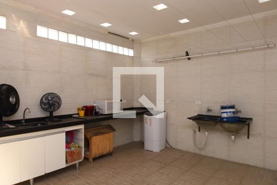 Área de Serviço de casa para alugar com 3 quartos, 280m² em Limoeiro, São Paulo