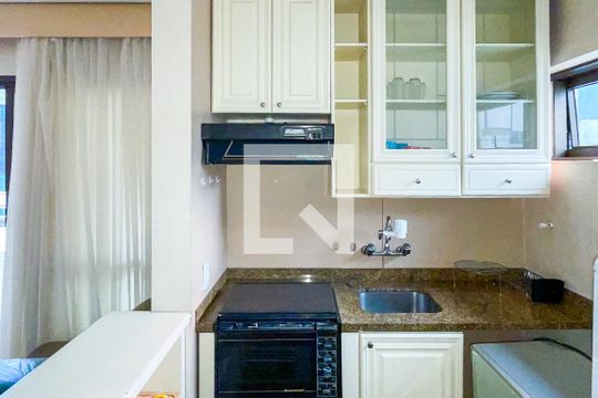 Cozinha de casa para alugar com 1 quarto, 51m² em Bela Vista, São Paulo