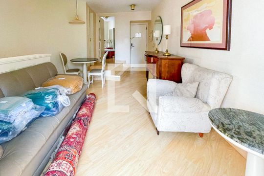Sala de casa para alugar com 1 quarto, 51m² em Bela Vista, São Paulo