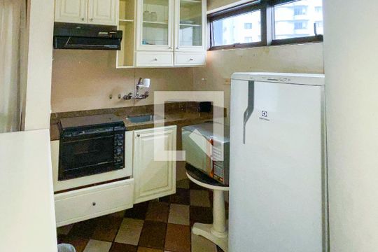Cozinha de casa para alugar com 1 quarto, 51m² em Bela Vista, São Paulo