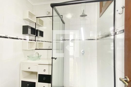 Banheiro de apartamento para alugar com 1 quarto, 52m² em Morro do Espelho, São Leopoldo