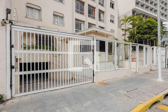 Fachada de apartamento à venda com 2 quartos, 93m² em Pinheiros, São Paulo
