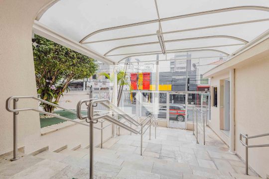 Entrada de apartamento à venda com 2 quartos, 93m² em Pinheiros, São Paulo