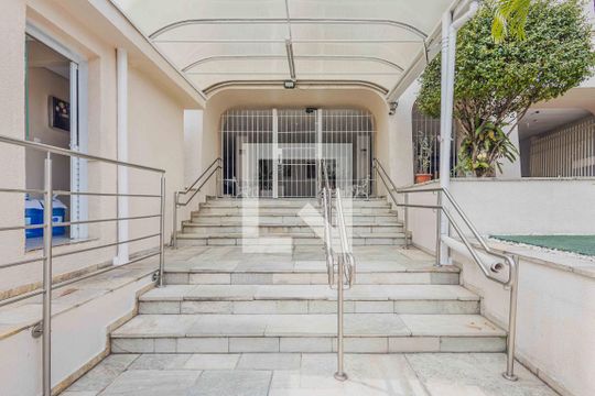Entrada de apartamento à venda com 2 quartos, 93m² em Pinheiros, São Paulo
