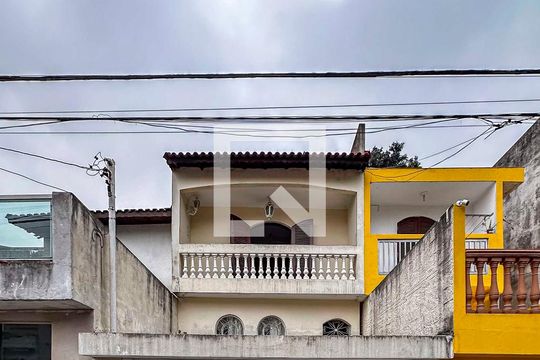Fachada de casa à venda com 3 quartos, 148m² em Jardim Cristiane, Santo André