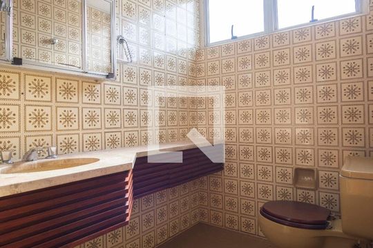 Banheiro de apartamento para alugar com 3 quartos, 189m² em Setor Sul, Goiânia