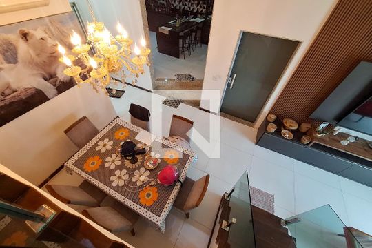 Sala de casa à venda com 5 quartos, 350m² em Rocha, São Gonçalo