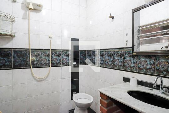 Banheiro da suíte de casa à venda com 3 quartos, 200m² em Vila Gasparini, São Bernardo do Campo