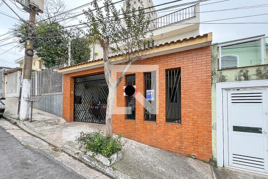 Fachada + plaquinha de casa à venda com 3 quartos, 200m² em Vila Gasparini, São Bernardo do Campo