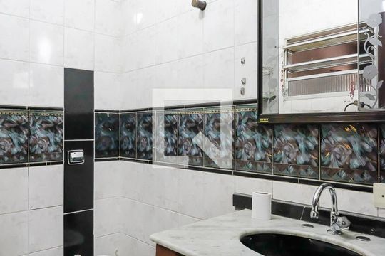 Banheiro da suíte de casa à venda com 3 quartos, 200m² em Vila Gasparini, São Bernardo do Campo