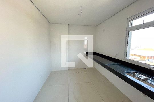 Cozinha de apartamento à venda com 3 quartos, 180m² em Jardim Industrial, Contagem
