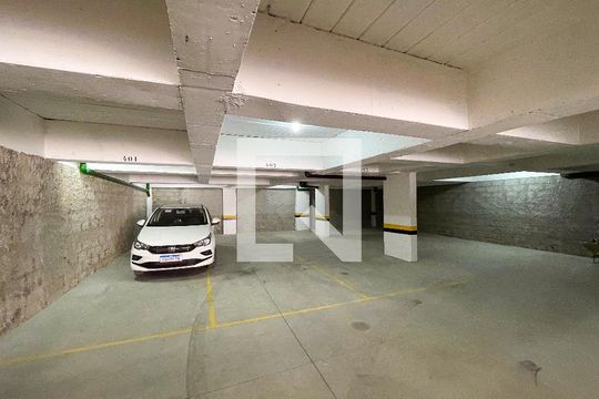 Garagem de apartamento à venda com 3 quartos, 180m² em Jardim Industrial, Contagem