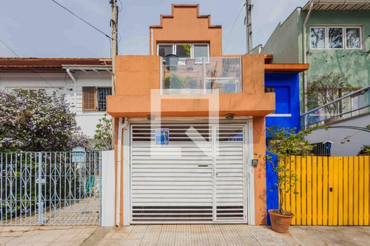 Fachada de casa à venda com 3 quartos, 139m² em Cerqueira César, São Paulo
