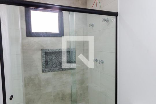Banheiro de apartamento à venda com 2 quartos, 91m² em Vila Curuçá, Santo André