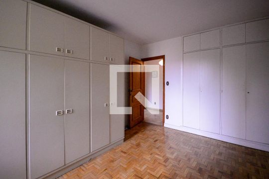 Quarto 1 de casa à venda com 3 quartos, 450m² em Cursino, São Paulo