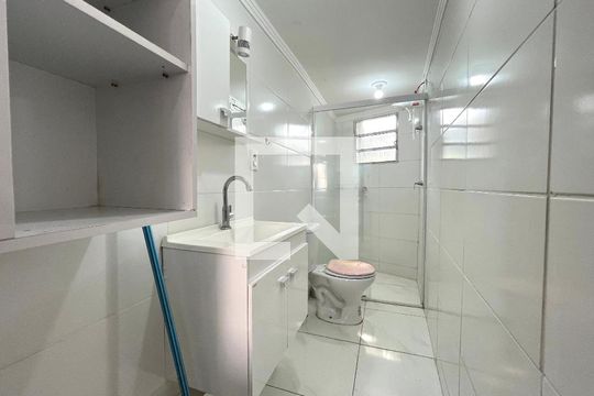 Banheiro de kitnet/studio para alugar com 1 quarto, 20m² em Jardim Oriental, São Paulo