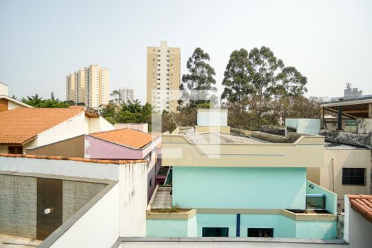 Vista da sala de TV de casa à venda com 4 quartos, 350m² em Jardim Textil, São Paulo