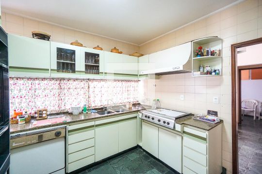 Cozinha de casa à venda com 4 quartos, 350m² em Jardim Textil, São Paulo