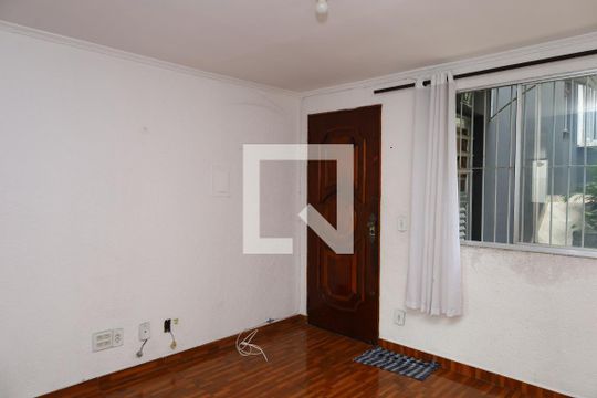 Sala de apartamento para alugar com 2 quartos, 50m² em Itaquera, São Paulo
