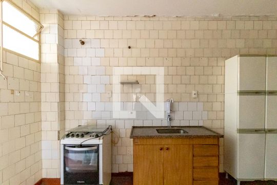 Cozinha de apartamento à venda com 2 quartos, 77m² em Vila Nova Conceição, São Paulo