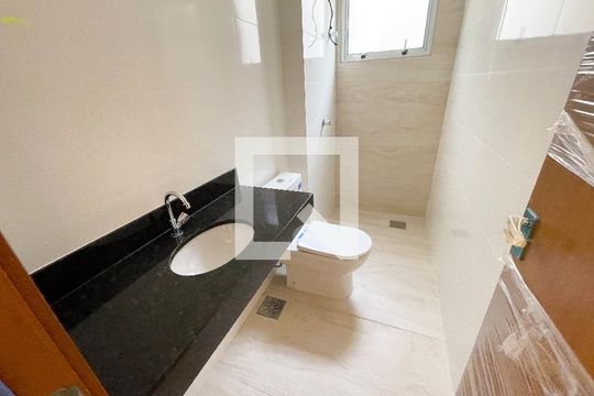 Banheiro Social de apartamento à venda com 3 quartos, 150m² em Jardim Industrial, Contagem
