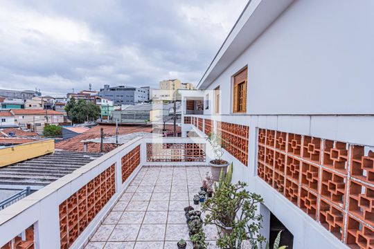 Quintal de casa à venda com 4 quartos, 182m² em Piqueri, São Paulo