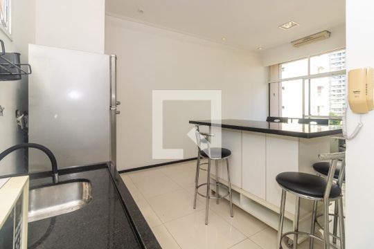 Cozinha de apartamento para alugar com 1 quarto, 36m² em Vila Mariana, São Paulo