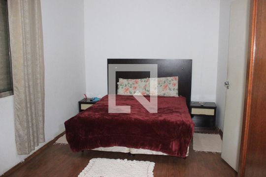 Suíte  de casa à venda com 5 quartos, 243m² em Vila Augusta, Guarulhos