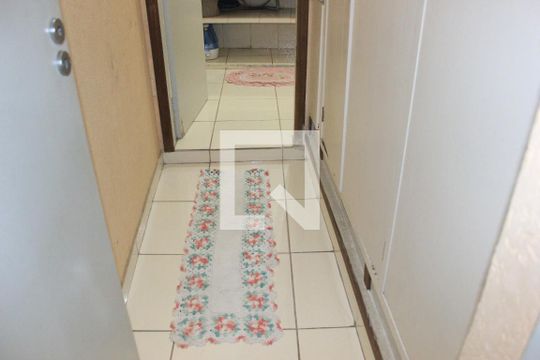 Closet da suíte  de casa à venda com 5 quartos, 243m² em Vila Augusta, Guarulhos