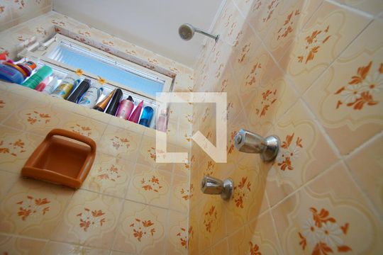 Banheiro da Suíte de apartamento à venda com 3 quartos, 120m² em Petrópolis, Porto Alegre