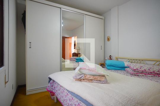 Suíte de apartamento à venda com 3 quartos, 120m² em Petrópolis, Porto Alegre