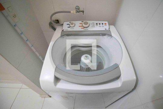 Área de serviço de kitnet/studio para alugar com 1 quarto, 42m² em Setor Bueno, Goiânia