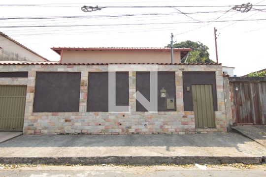 Fachada de casa à venda com 2 quartos, 60m² em São Salvador, Belo Horizonte