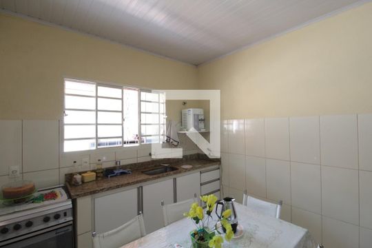 Cozinha de casa à venda com 2 quartos, 60m² em São Salvador, Belo Horizonte