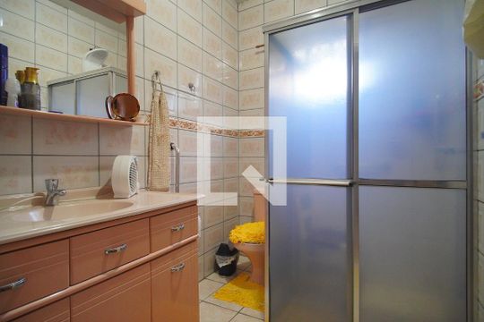 Banheiro da Suíte de casa à venda com 3 quartos, 249m² em Rondônia, Novo Hamburgo