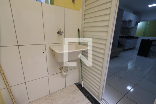 Lavanderia de kitnet/studio para alugar com 1 quarto, 28m² em Vila Divina Pastora, São Paulo