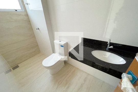 Banheiro da Suíte de apartamento à venda com 3 quartos, 170m² em Jardim Industrial, Contagem