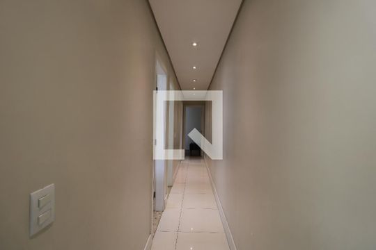 Corredor de apartamento à venda com 3 quartos, 180m² em Vila Assunção, Santo André