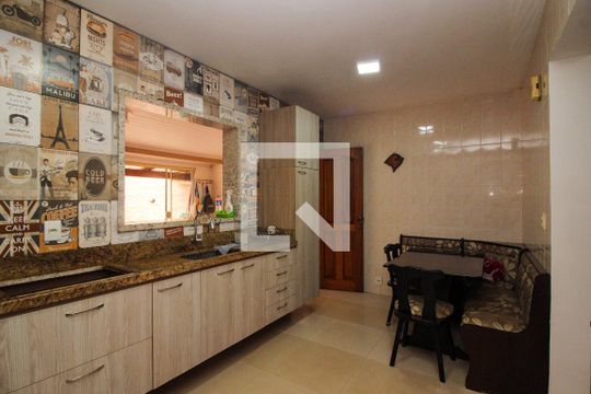 Cozinha de casa à venda com 4 quartos, 140m² em Aberta dos Morros, Porto Alegre