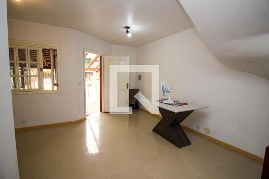 Casa à venda com 4 quartos, 140m² em Aberta dos Morros, Porto Alegre