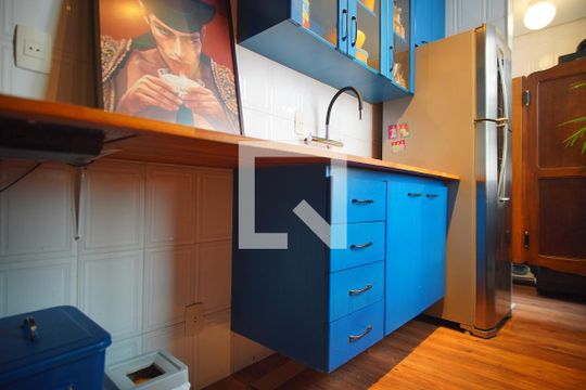 Cozinha de apartamento à venda com 2 quartos, 108m² em São João, Porto Alegre