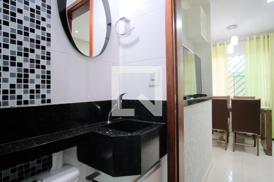 Banheiro de apartamento para alugar com 1 quarto, 30m² em Chácara Seis de Outubro, São Paulo