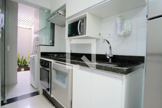 Cozinha de apartamento para alugar com 1 quarto, 30m² em Chácara Seis de Outubro, São Paulo