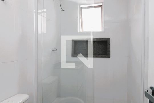 Banheiro de apartamento para alugar com 1 quarto, 47m² em Vila Ede, São Paulo