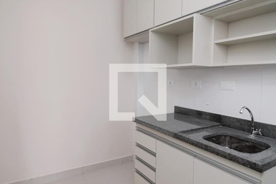 Cozinha de apartamento para alugar com 1 quarto, 47m² em Vila Ede, São Paulo
