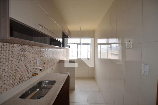 Cozinha de apartamento para alugar com 2 quartos, 50m² em Madureira, Rio de Janeiro