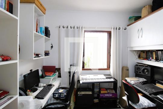 Quarto 1 de casa à venda com 3 quartos, 200m² em Vila Pedra Branca, São Paulo