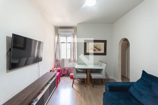 Sala de apartamento para alugar com 2 quartos, 74m² em Tijuca, Rio de Janeiro